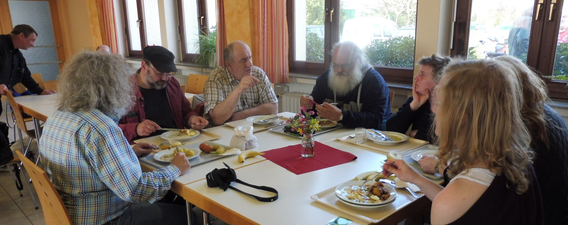 2017 04 WSFF Werner - Die Teilnehmenden in beim Mittagessen - Foto: Werner